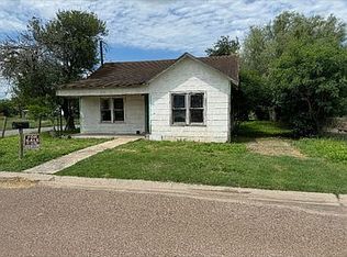 218 W San Saba St, Falfurrias, TX 78355
