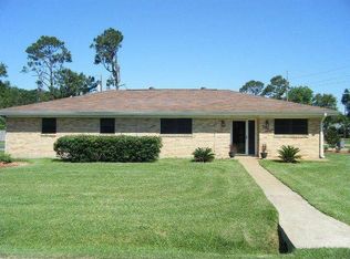 2302 15th St, Port Neches, TX 77651