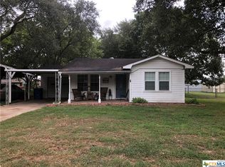 108 Cherry St, Edna, TX 77957