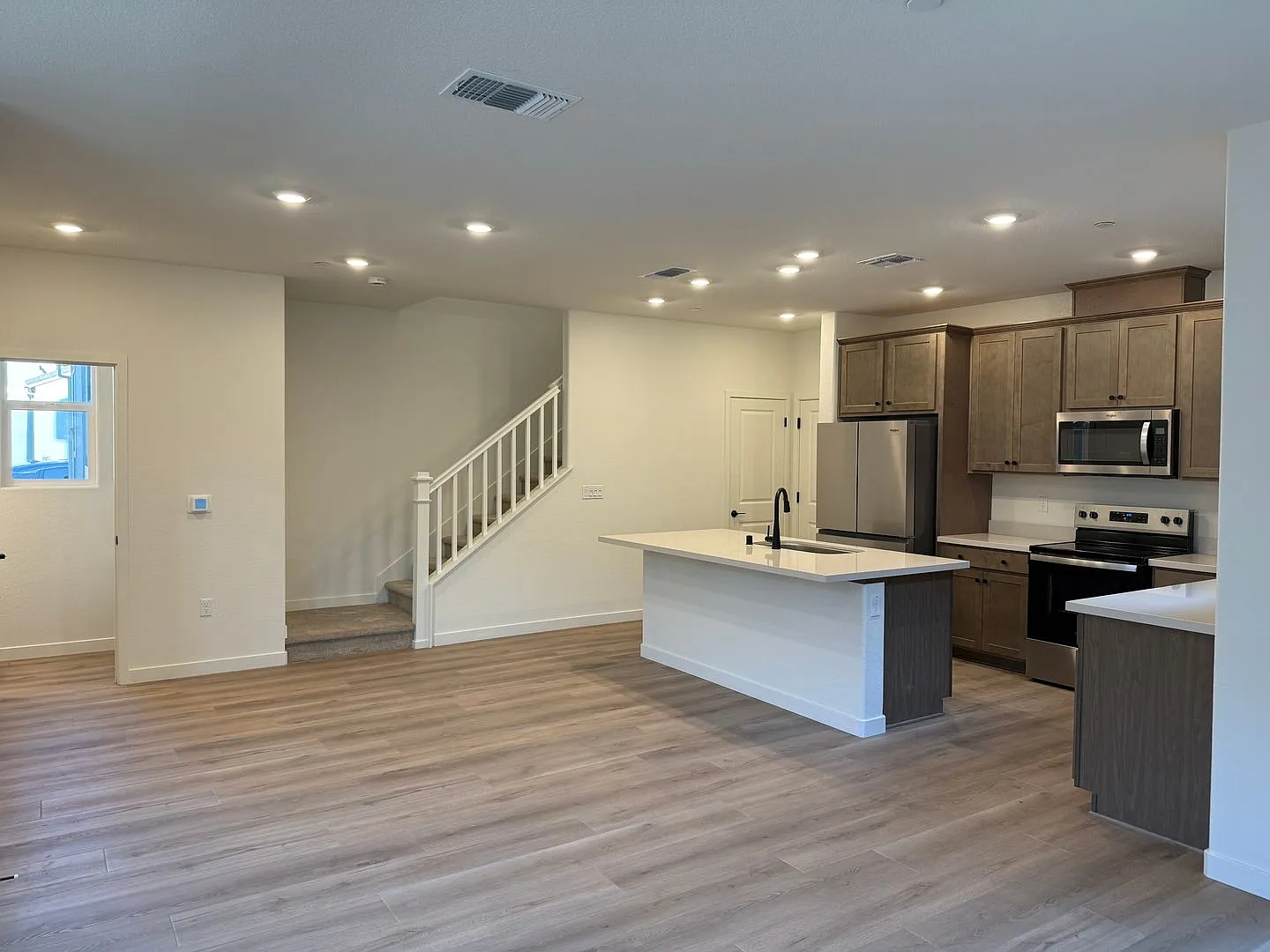 Brand New Solar Home In Lincoln — Photo 3