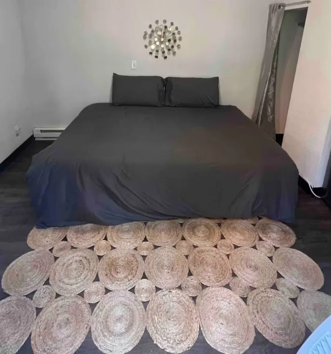 Studio, 150 sqft, $1,350 — Photo 1