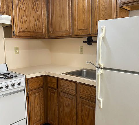 5th image of 251 E 31st St APT 2