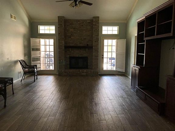 5th image of 8025 Doral Dr
