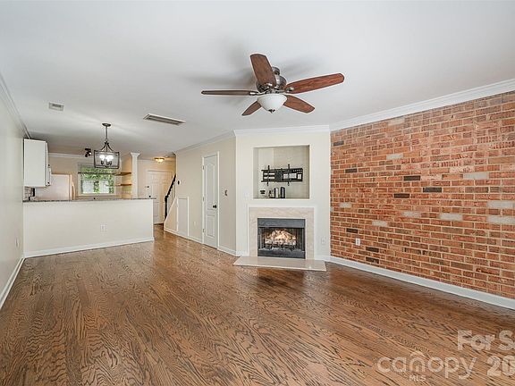 2nd image of 1218 Green Oaks Ln APT E