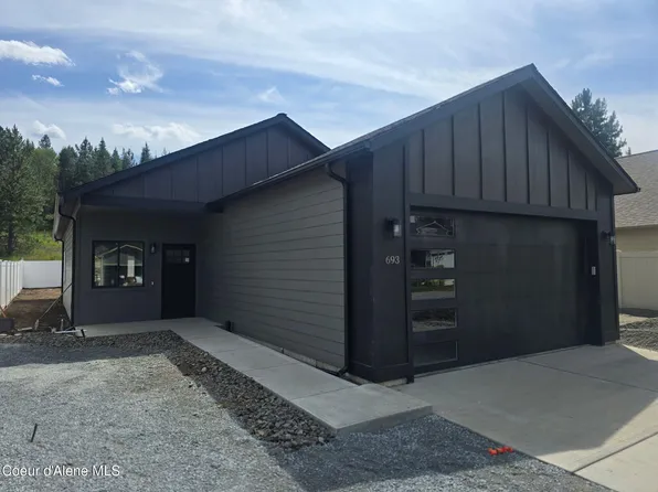 693 E Valley St S, Oldtown, ID 83822