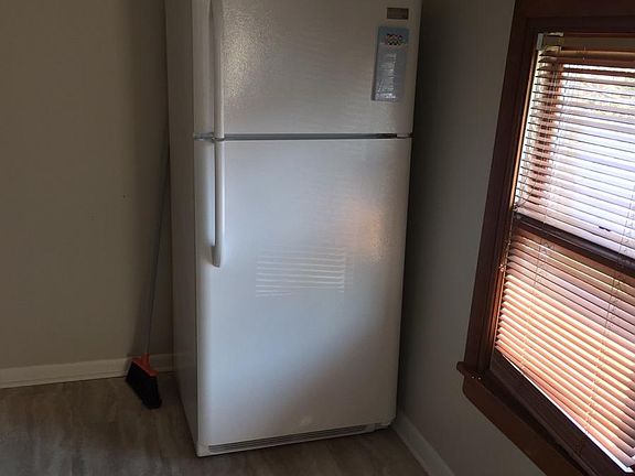 4th image of 4433 N Kilbourn Ave #2