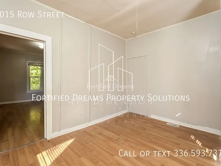 2015 Row St — Photo 10