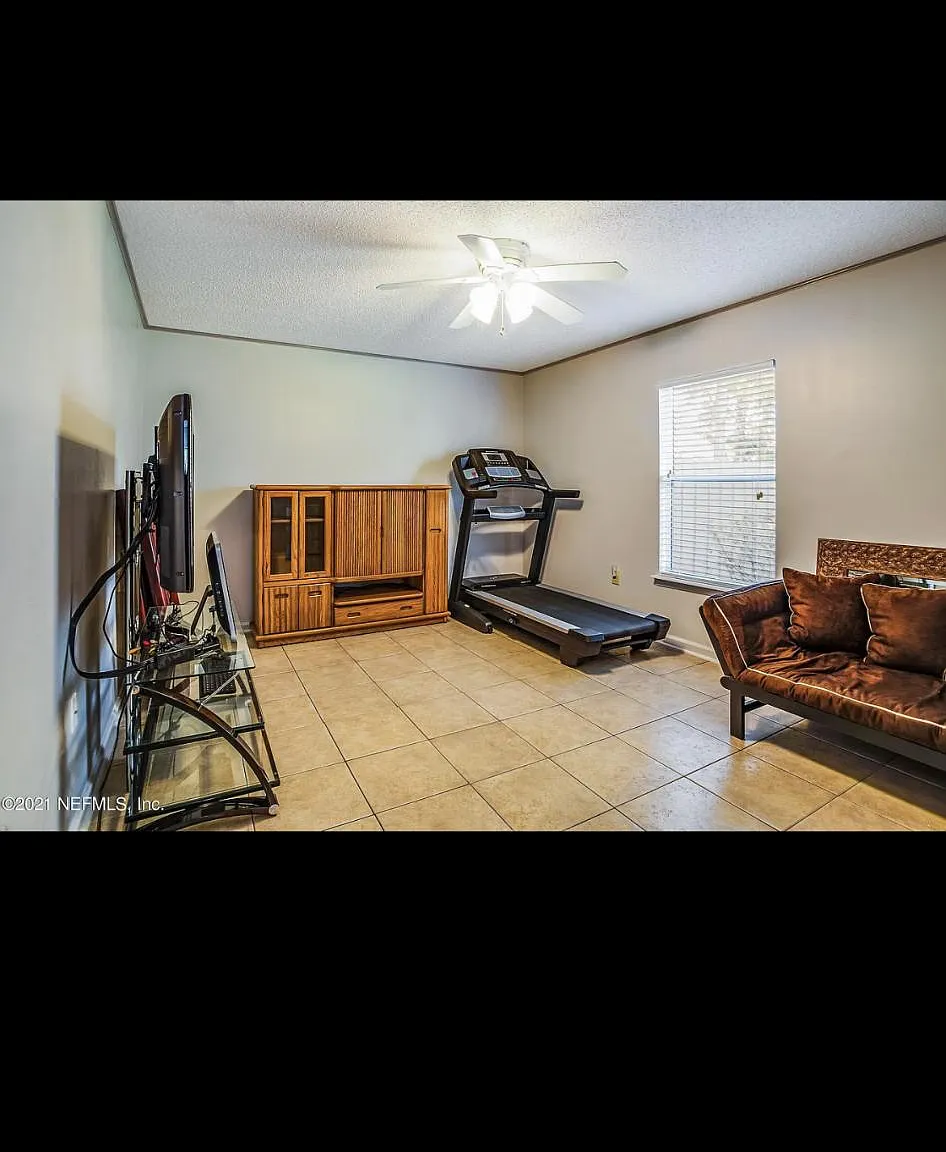 1519 Wayward Wind Ln — Photo 2