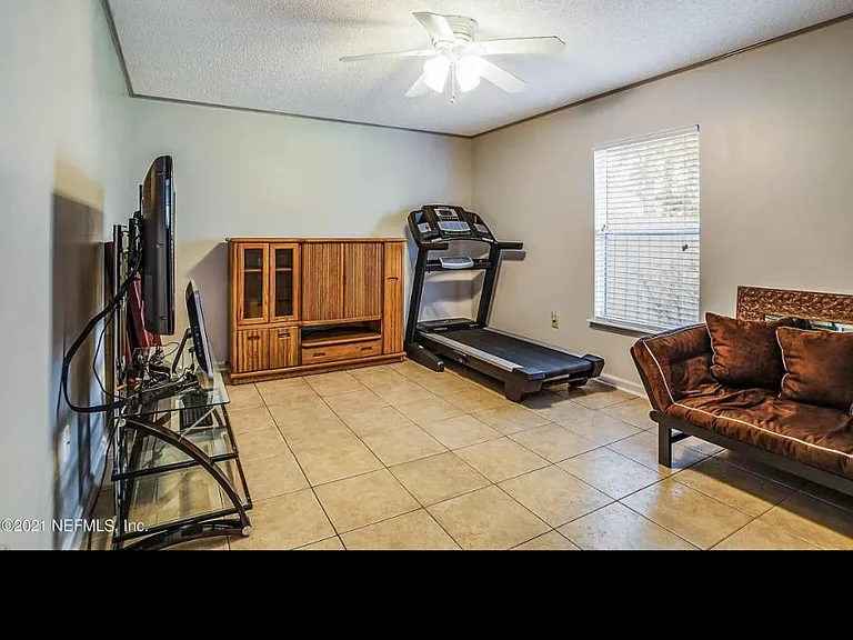 1519 Wayward Wind Ln — Photo 2