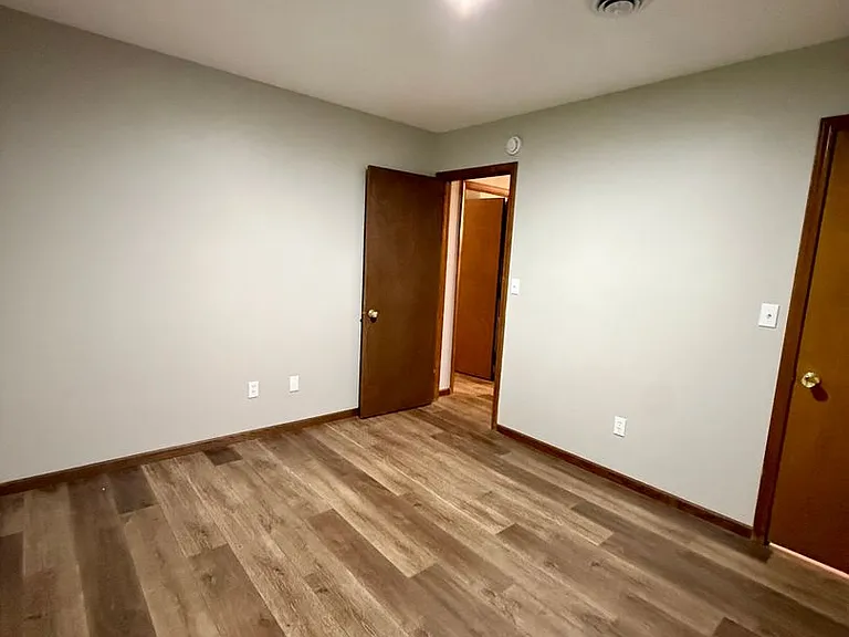714-716 Republic Dr — Photo 12