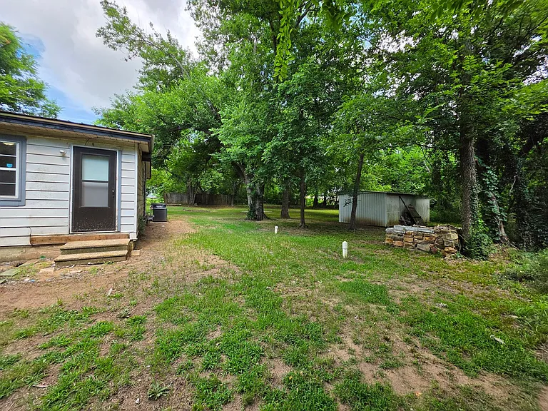 302 E Anna St — Photo 24