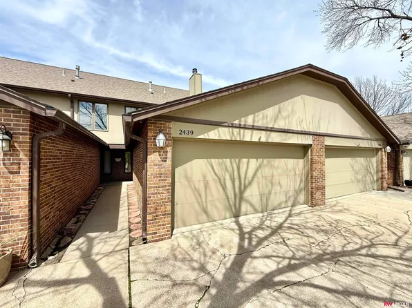 2439 Winding Way, Lincoln, NE 68506