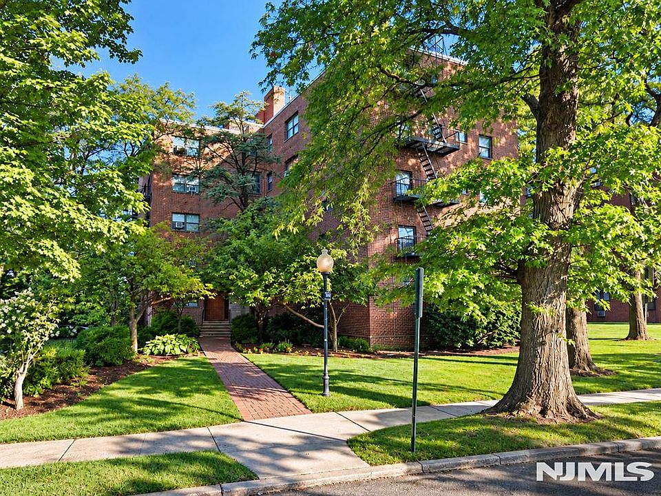 1st image of 3001 Edwin Avenue #4A