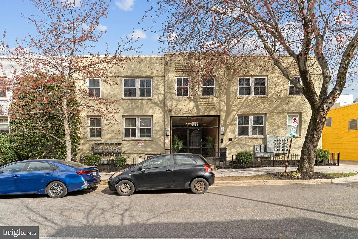 Building Photo - 417 18th St NE #103