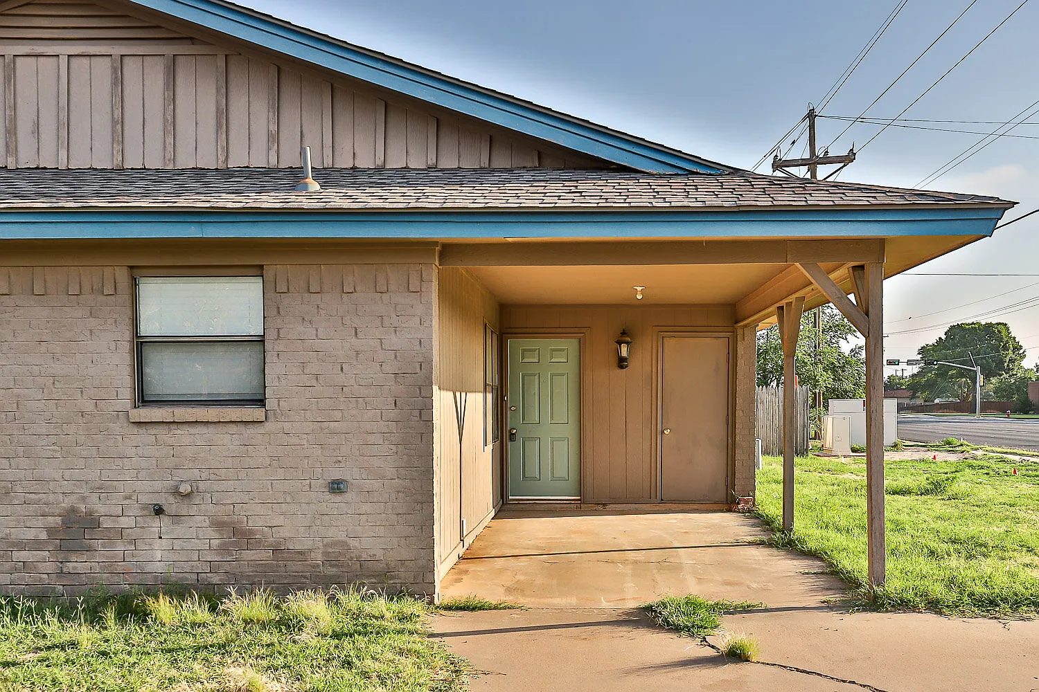2 bed, 2.0 bath, 1060 sqft, $1,075 — Photo 2