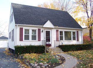 1251 Arbor Ave, Highland Park, IL 60035