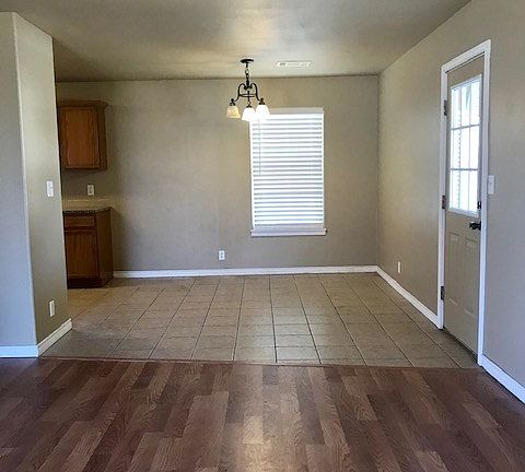 5th image of 800 S Cypress St