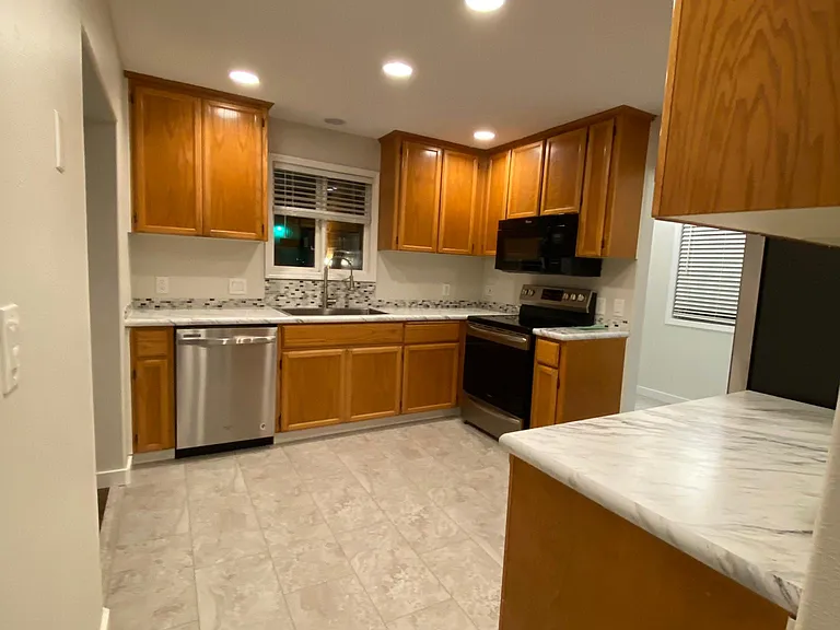 1103 D St — Photo 8