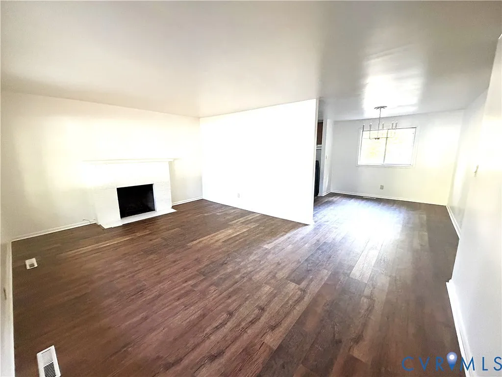 3 bed, 1.5 bath, $1,550 — Photo 2