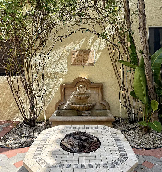 1861 W Mountain St — Photo 31
