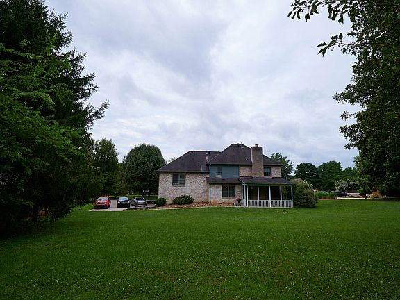 4th image of 12041 Broadwood Dr
