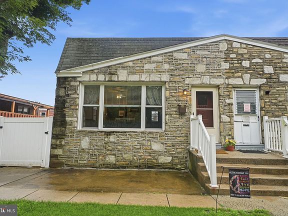 3rd image of 8623 Algon Ave