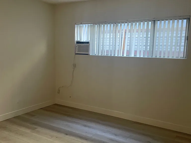 10810 Missouri Ave #2 — Photo 11