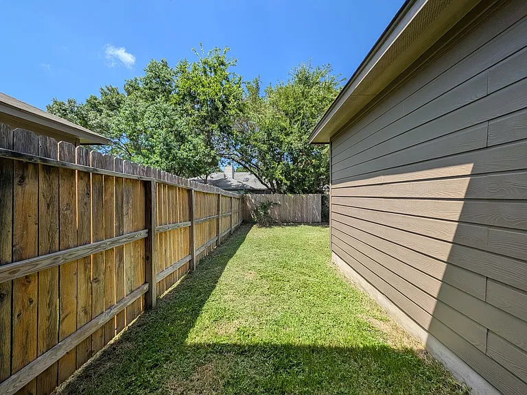 1211 Old FM 306 — Photo 22