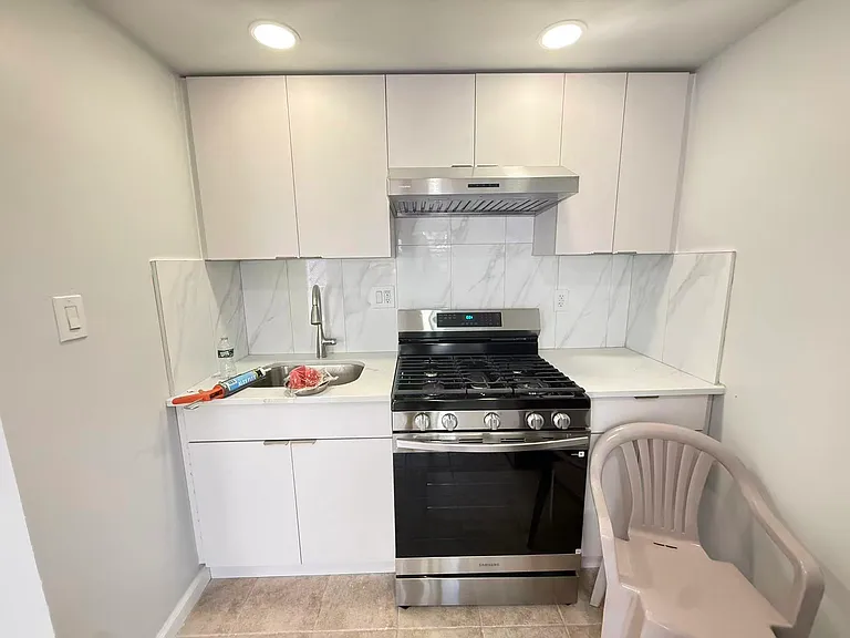 292 Dongan Hills Ave #1 — Photo 4