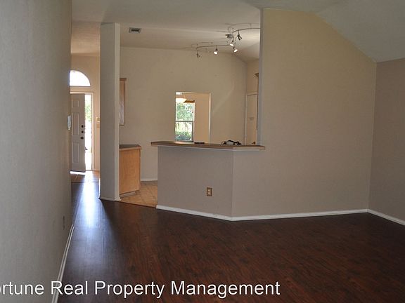 2nd image of 100 Bridgewood Dr