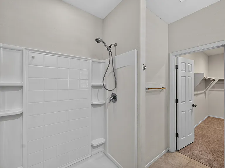 18465 N Lakeside Dr — Photo 17