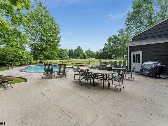 5th image of 5 Brookfield Way