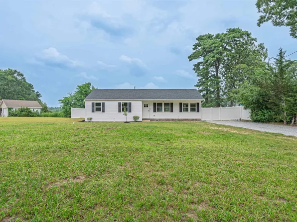 110 W Collings Dr, Williamstown, NJ 08094