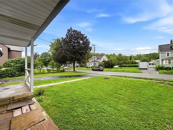 3rd image of 85 Torrance Pl
