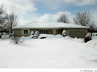 151 Brooklea Dr, Rochester, NY 14624