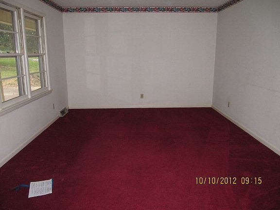 2nd image of 904 Surry Dr