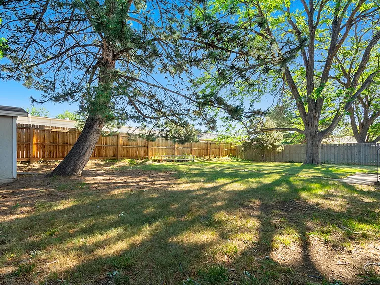 2108 Applewood Rd — Photo 17