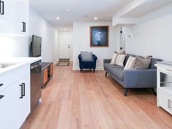 4th image of 1622 Lamont St NW #1