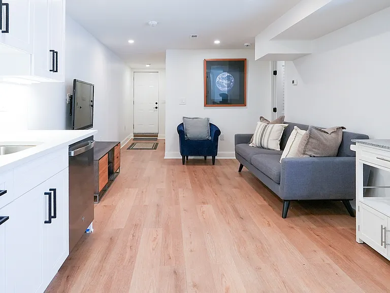 1622 Lamont St NW #1 — Photo 4