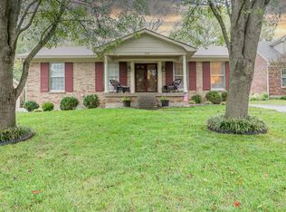7707 Charron Ct, Louisville, KY 40220