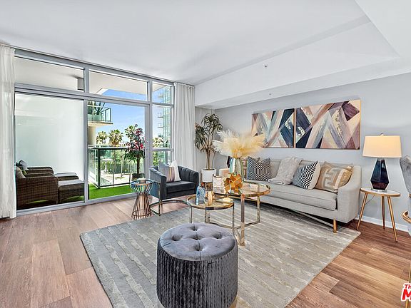 5th image of 13700 Marina Pointe Dr Unit 627