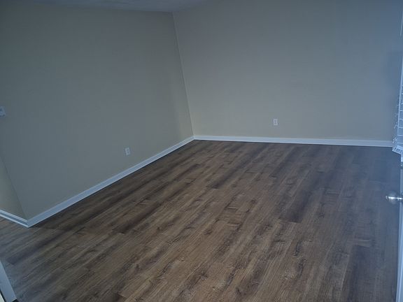4th image of 106 Hawthorne Pl #3