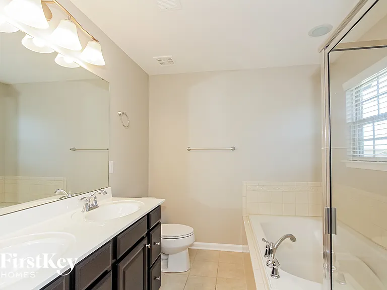 717 Rosegate Dr — Photo 10