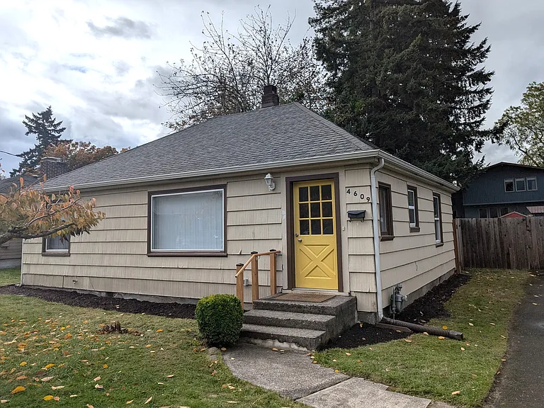 4609 NE 74th Ave — Photo 1