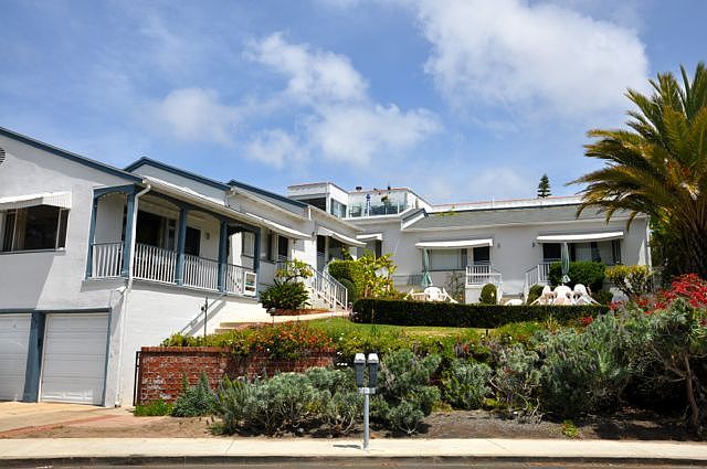 1st image of 564 Cliff Dr APT 7