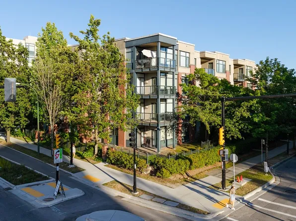 588 W 45th Ave #307, Vancouver, BC V5Z 4S3