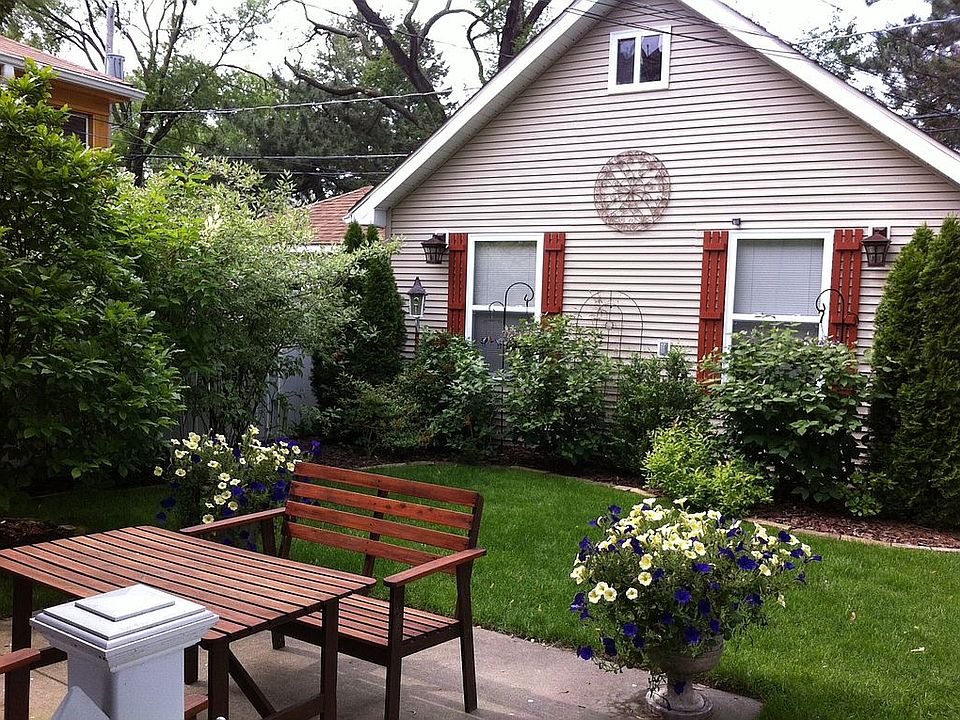 2nd image of 1107 Monroe St