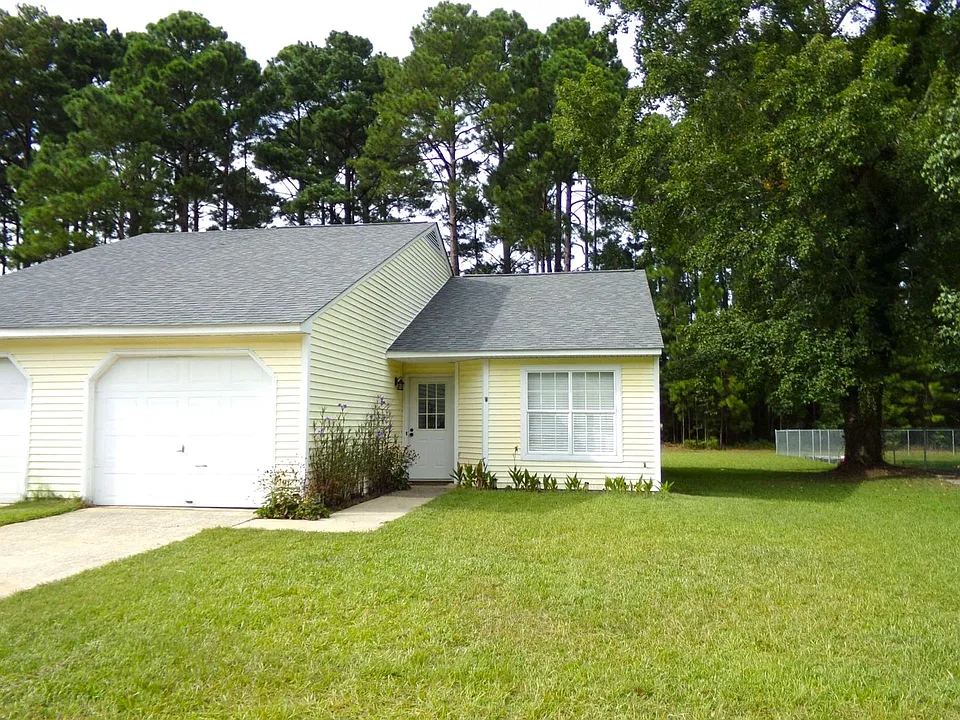 127 Village Ct