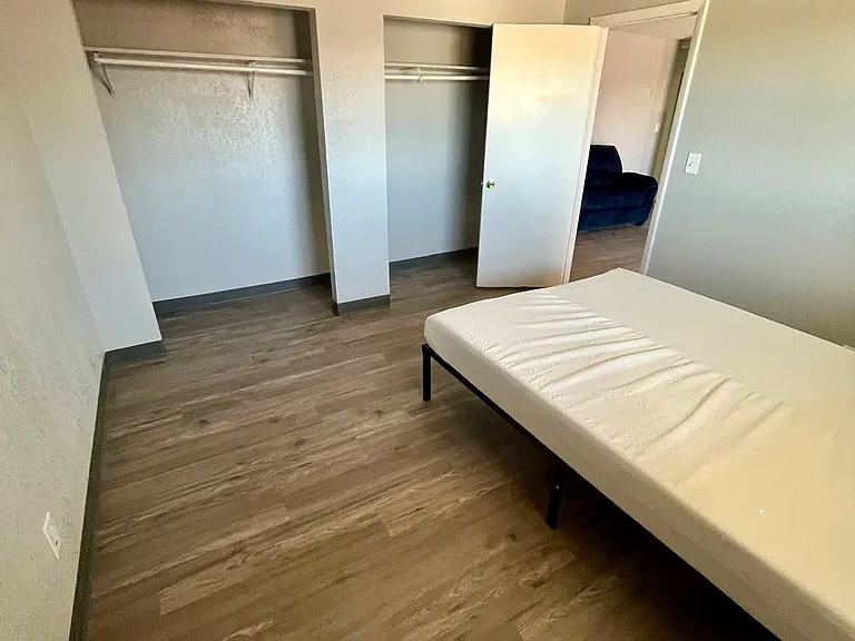 Regency Apartments — Photo 15