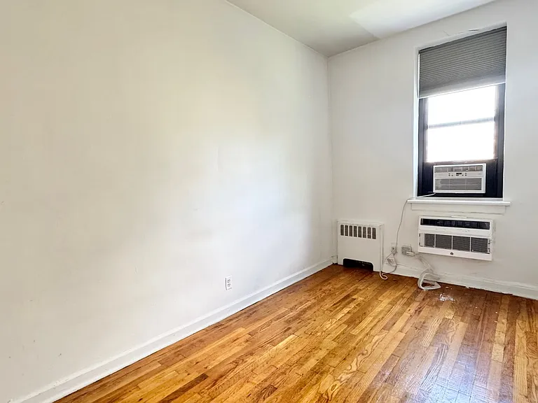 341 E 19th St #3A — Photo 9